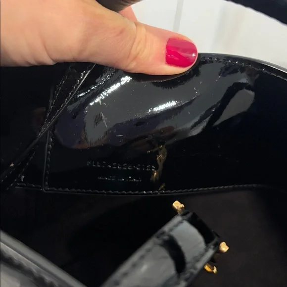 Yves Saint Laurent Black Patent Leather Women's bucket bag - Picture 6 of 8